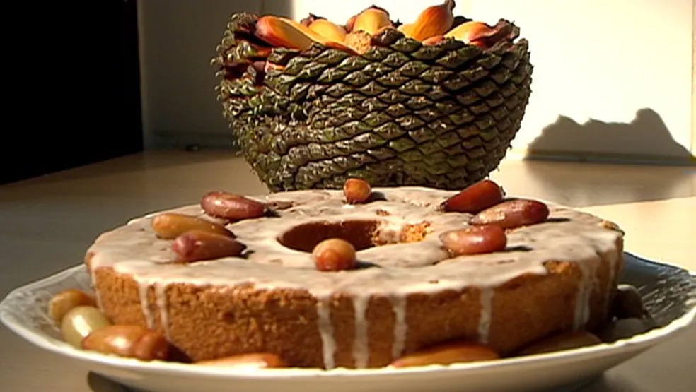 Bolo de Pinhão